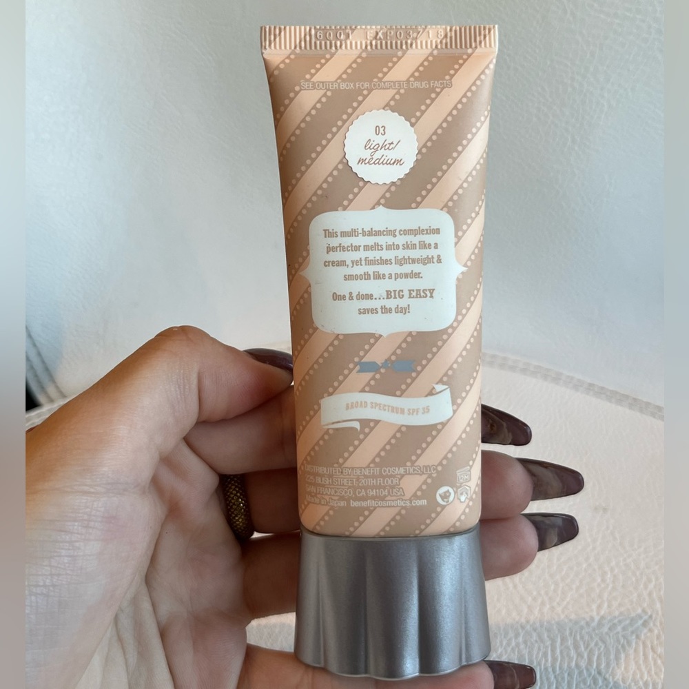 * Discontinued* Benefit Bigger than BB - multi balancing complexion perfector - Picture 9 of 11